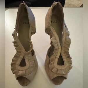 Elle Women's Ruffled Tan Heels